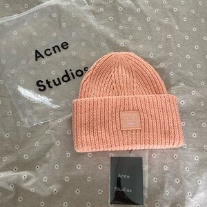 Acne Studios Pansy L Face Beanie Pale Pink